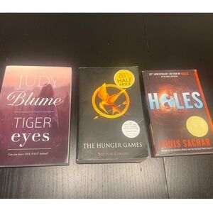 Tween & Teen 3 Book Bundle Hunger Games Holes Tiger Eyes Quality Paperbacks